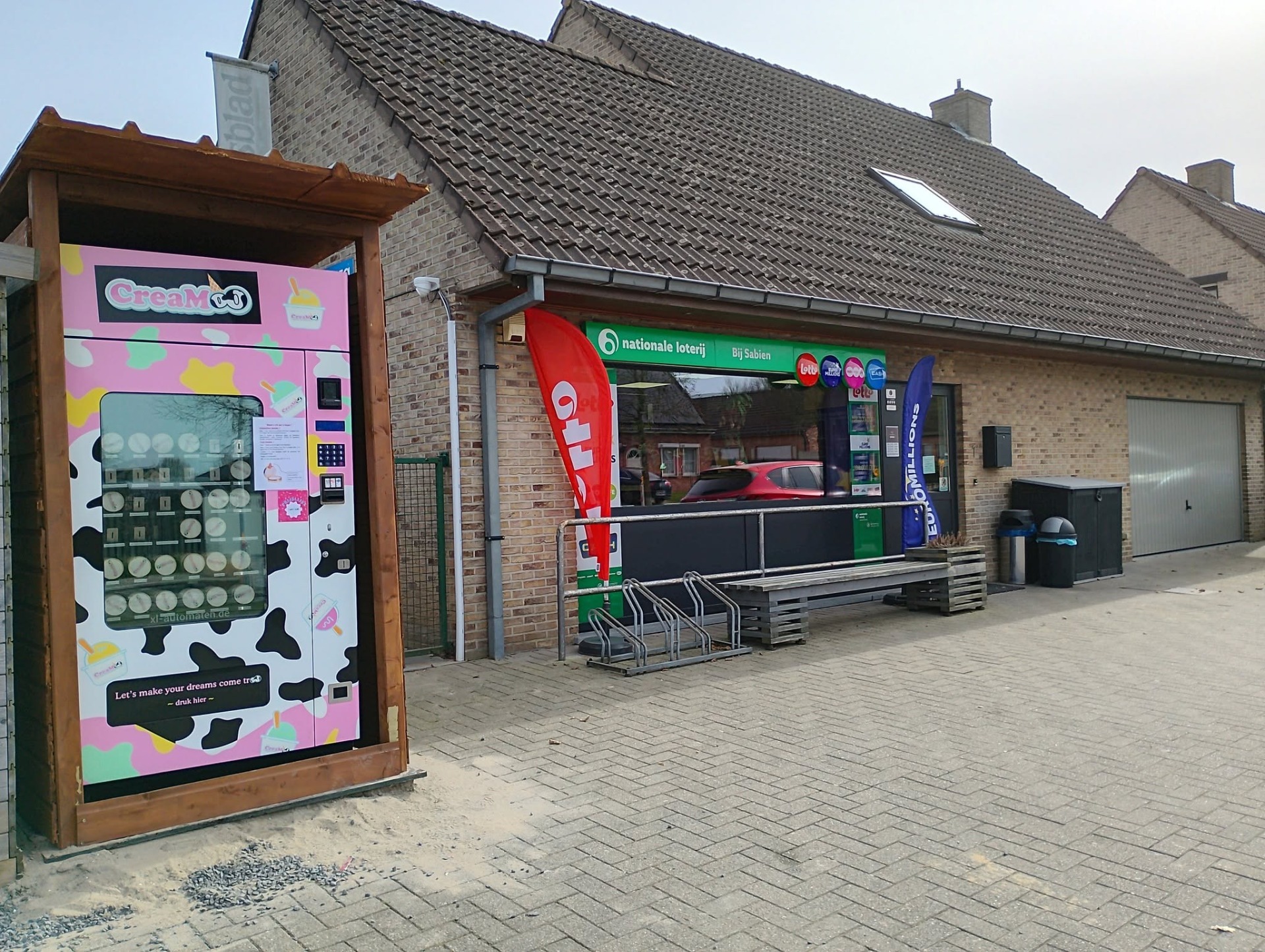 ijsautomaat Bavikhove 25ste-linielaan 1
(bij Sabine)